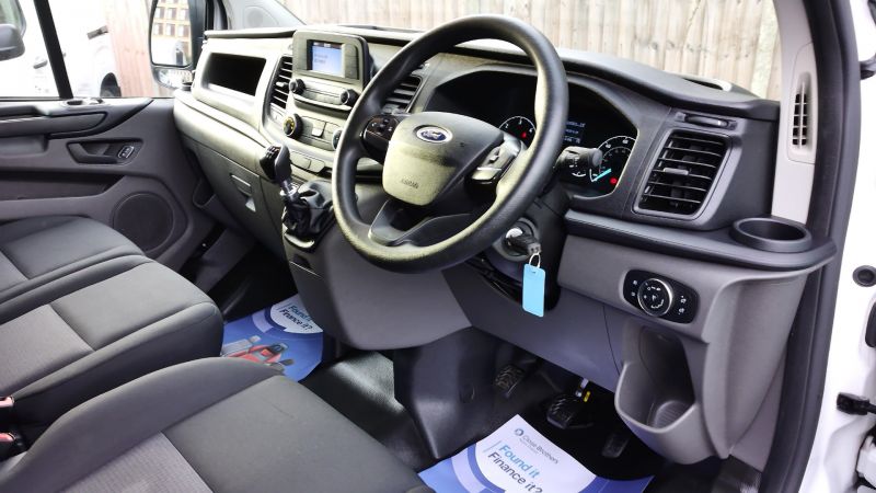 FORD TRANSIT CUSTOM 300 LEADER ECOBLUE L2 LWB WITH ONLY 58.000 MILES,AIR CONDITIONING,PARKING SENSORS,6 SPEED AND MORE - 2939 - 11