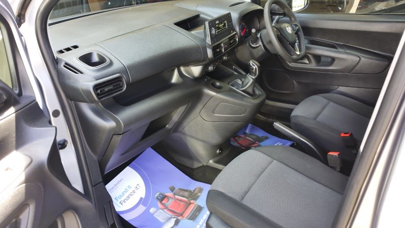 VAUXHALL COMBO 2300 SPORTIVE L2 LWB IN GREY/SILVER WITH ONLY 54.000 MILES,AIR CONDITIONING,PARKING SENSORS AND MORE - 2884 - 16