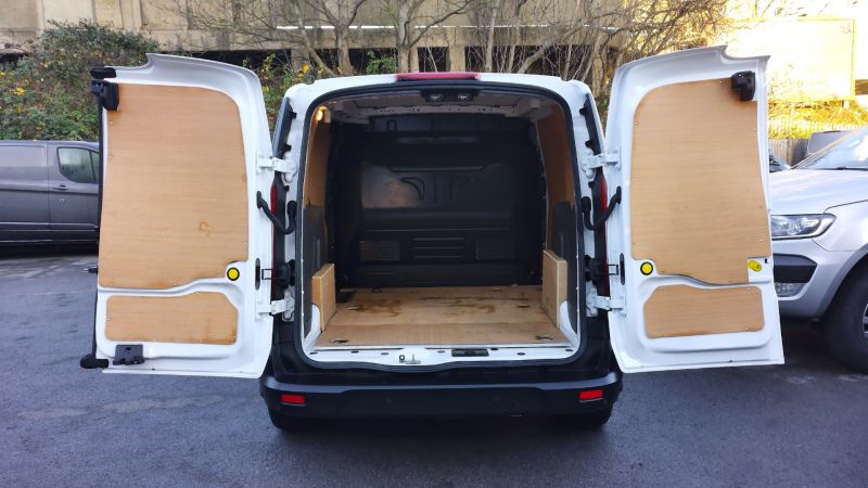 FORD TRANSIT CONNECT 220 BASE L1 SWB WITH ONLY 53.000 MILES,SAT NAV,PARK ASSIST CAMERA,PARKING SENSORS,DAB RADIO AND MORE - 2955 - 8