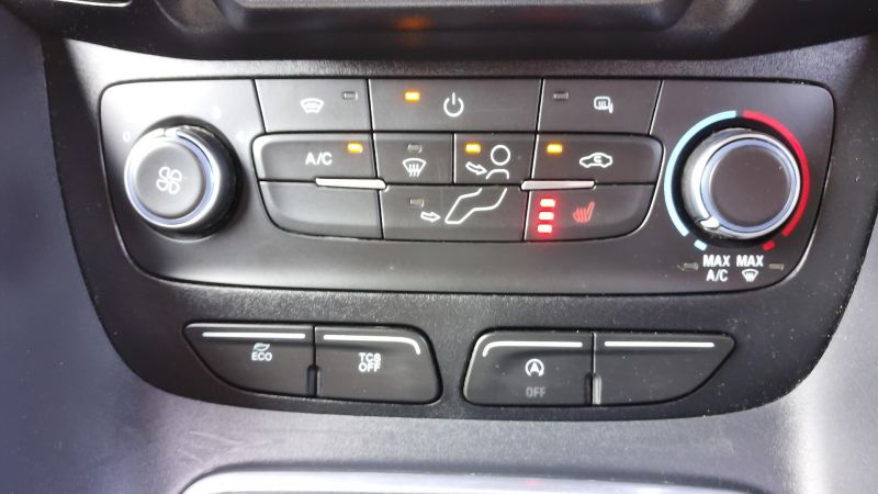 FORD TRANSIT CONNECT 200 LIMITED L1 SWB IN GREY WITH ONLY 54.000 MILES,AIR CONDITIONING,PARKING SENSORS AND MORE - 2869 - 17