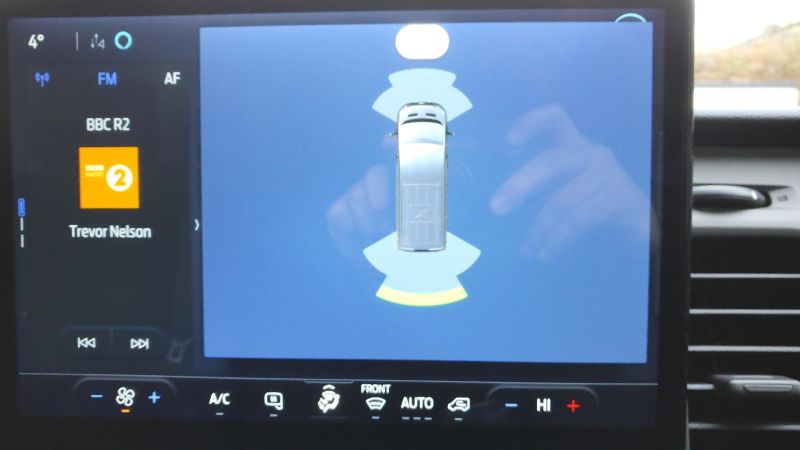 FORD TRANSIT 310 TREND LEADER L2 H2 MWB MEDIUM ROOF IN SILVER WITH AIR CONDITIONING,PARKING SENSORS AND MORE - 2950 - 12