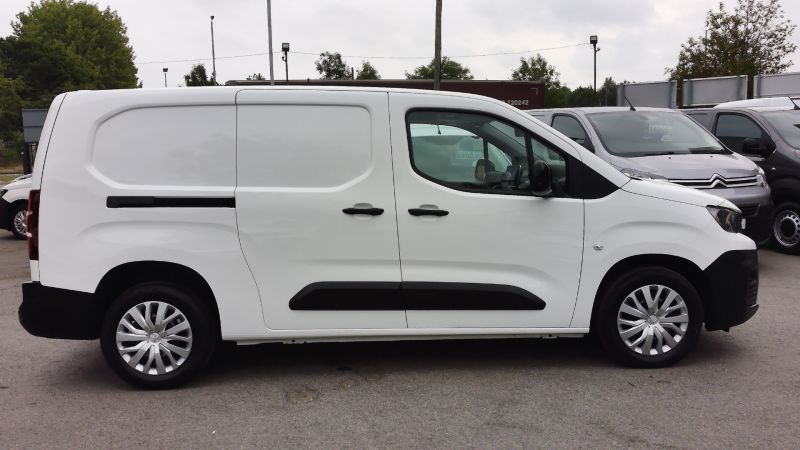 PEUGEOT PARTNER 1.5 BLUEHDI PROFESSIONAL PREMIUM 5 SEATER COMBI CREW VAN WITH AIR CONDITIONING,6 SPEED,BLUETOOTH AND MORE - 2959 - 3