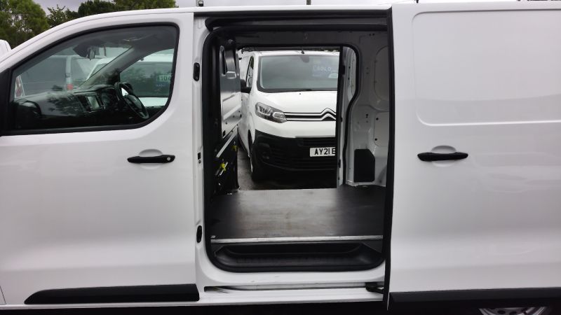 PEUGEOT EXPERT 1000 PROFESSIONAL BLUEHDI WITH AIR CONDITIONING,PARKING SENSORS,SECURITY LOCKS  AND MORE  *** SOLD *** - 2900 - 16