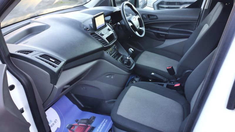 FORD TRANSIT CONNECT 220 BASE L1 SWB WITH ONLY 53.000 MILES,SAT NAV,PARK ASSIST CAMERA,PARKING SENSORS,DAB RADIO AND MORE - 2955 - 14