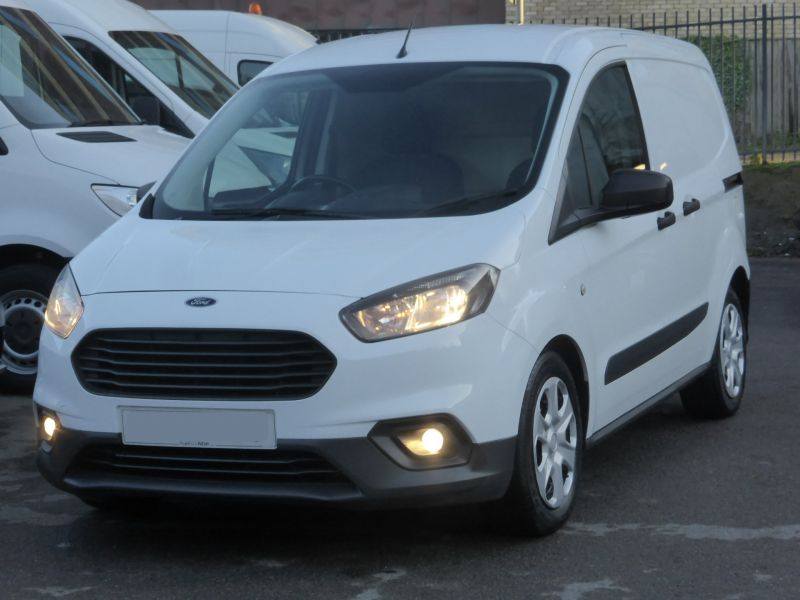 FORD TRANSIT COURIER TREND 1.5 TDCI WITH ONLY 51.000 AND 59.000 MILES MILES,AIR CONDITIONING,PARKING SENSORS AND MORE - 2864 - 17