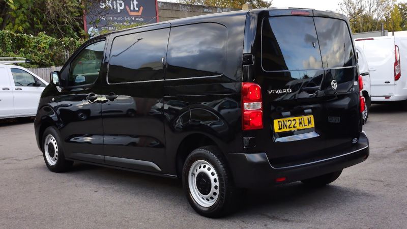 VAUXHALL VIVARO F2900 DYNAMIC L1 SWB IN BLACK WITH AIR CONDITIONING,PARKING SENSORS,CRUISE CONTROL AND MORE - 2938 - 6