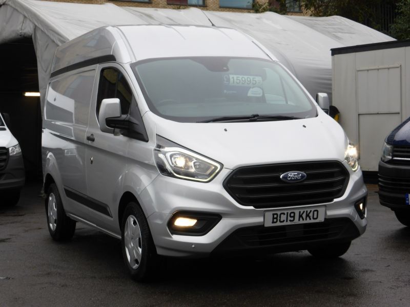 FORD TRANSIT CUSTOM 320 TREND AUTOMATIC L1 H2 SWB HIGH ROOF WITH SAT NAV,AIR CONDITIONING,PARKING SENSORS AND MORE - 2529 - 27