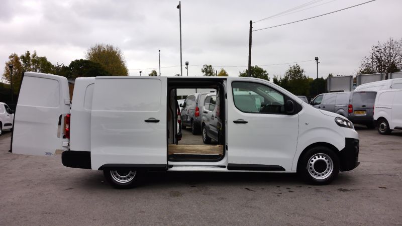CITROEN DISPATCH XL 1400 ENTERPRISE PRO 2.0 BLUEHDI 145PS IN WHITE WITH AIR CONDITIONING,CRUISE CONTROL,6 SPEED AND MORE - 2932 - 13