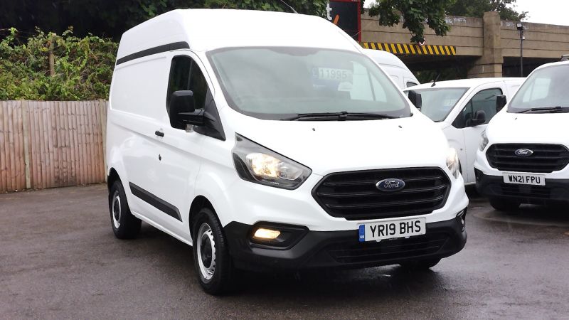 FORD TRANSIT CUSTOM 300 L1 H2 SWB HIGH ROOF WITH ONLY 43.000 MILES,AIR CONDITIONING,FRONT+REAR PARKING SENSORS AND MORE - 2895 - 20