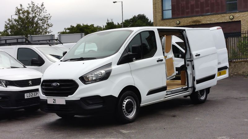 FORD TRANSIT CUSTOM 300 LEADER ECOBLUE L1 SWB WITH AIR CONDITIONING,PARKING SENSORS,DAB RADIO,6 SPEED AND MORE - 2958 - 2