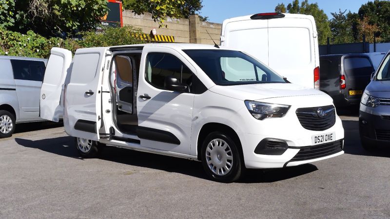 VAUXHALL COMBO 2300 SPORTIVE L2H1 LWB WITH AIR CONDITIONING,PARKING SENSORS,BLUETOOTH AND MORE - 2926 - 3
