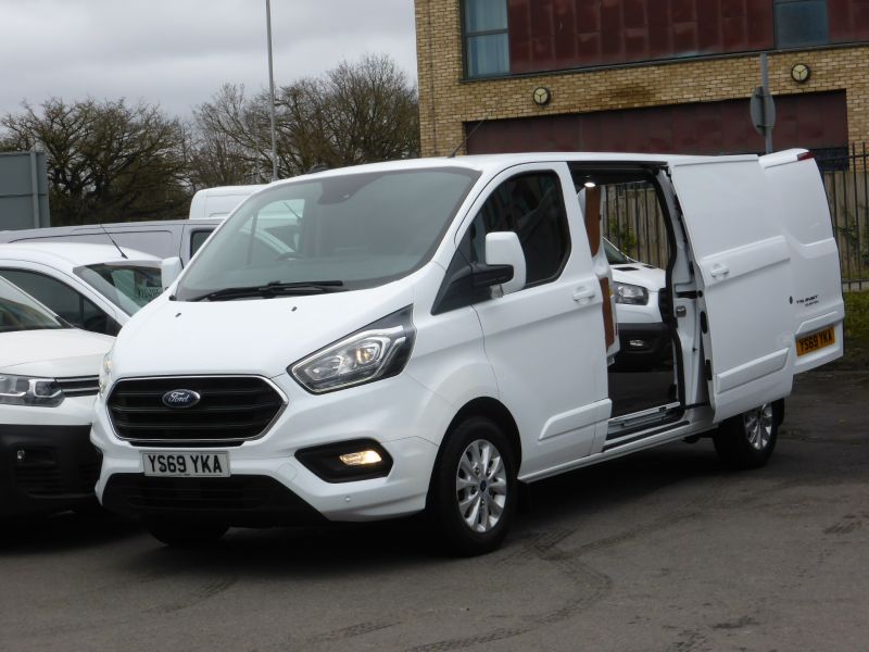 FORD TRANSIT CUSTOM 300 LIMITED ECOBLUE L2 LWB WITH AIR CONDITIONING,PARKING SENSORS,HEATED SEATS AND MORE - 2612 - 2