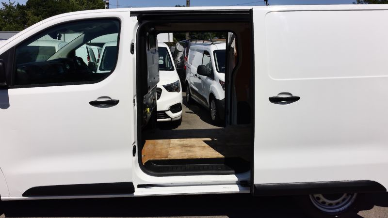 PEUGEOT EXPERT 2.0 PROFESSIONAL 1400 WITH AIR CONDITIONING,PARKING SENSORS AND MORE - 2889 - 20
