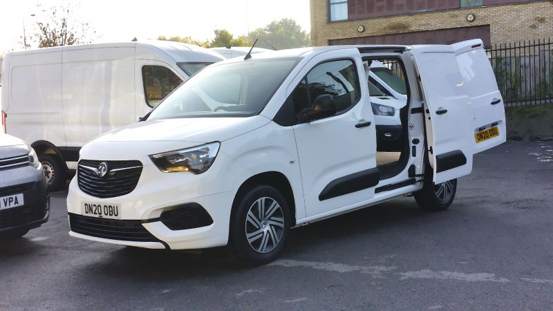 VAUXHALL COMBO 2300 SPORTIVE L1 SWB WITH AIR CONDITIONING,PARKING SENSORS,BLUETOOTH AND MORE - 2924 - 2