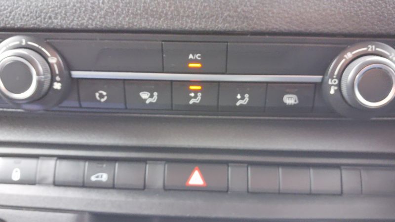 PEUGEOT EXPERT 1.5 BLUEHDI PROFESSIONAL PREMIUM L1 WITH AIR CONDITIONING,6 SPEED,BLUETOOTH AND MORE - 2933 - 18