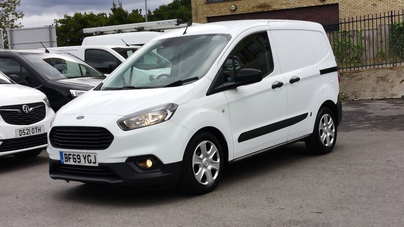 FORD TRANSIT COURIER TREND 1.5 TDCI ONLY 53.000 MILES,AIR CONDITIONING,PARK ASSIST CAMERA,PARKING SENSORS AND MORE - 2890 - 3