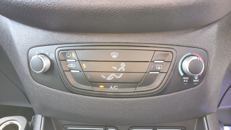 FORD TRANSIT COURIER TREND 1.5 TDCI WITH AIR CONDITIONING,6 SPEED,ELECTRIC MIRRORS,BLUETOOTH AND MORE - 2915 - 15