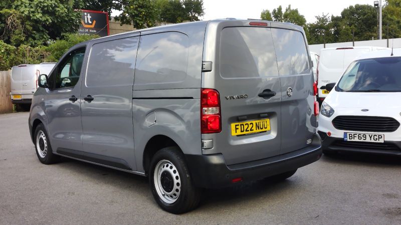 VAUXHALL VIVARO 2900 DYNAMIC L1 SWB IN GREY/SILVER WITH SAT NAV,AIR CONDITIONING,PARKING SENSORS AND MORE *** SOLD *** - 2911 - 6