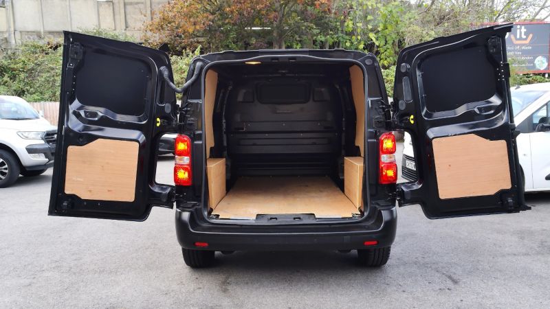 VAUXHALL VIVARO F2900 DYNAMIC L1 SWB IN BLACK WITH AIR CONDITIONING,PARKING SENSORS,CRUISE CONTROL AND MORE - 2938 - 13