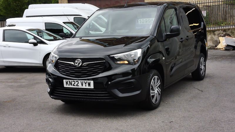 VAUXHALL COMBO 2300 DYNAMIC L2 LWB IN BLACK WITH SAT NAV,AIR CONDITIONING,PARKING SENSORS,6 SPEED,CRUISE CONTROL AND MORE - 2894 - 22