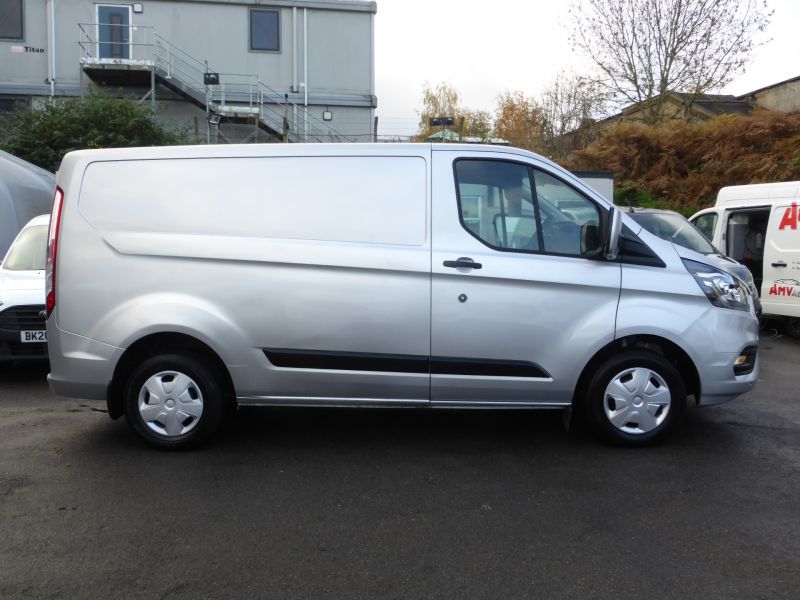 FORD TRANSIT CUSTOM 300 TREND L1 SWB WITH REAR TAILGATE,AIR CONDITIONING,PARKING SENSORS,CRUISE CONTROL,BLUETOOTH AND MORE - 2537 - 9