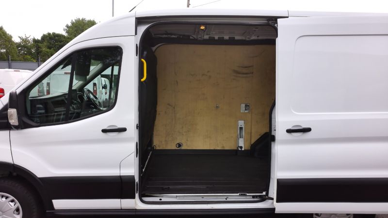 FORD TRANSIT 290 TREND L2H2 MWB MEDIUM ROOF WITH AIR CONDITIONING,PARKING SENSORS,CRUISE CONTROL AND MORE - 2872 - 19