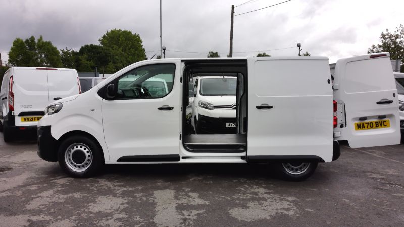 PEUGEOT EXPERT 1000 PROFESSIONAL BLUEHDI WITH AIR CONDITIONING,PARKING SENSORS,SECURITY LOCKS  AND MORE  *** SOLD *** - 2900 - 10