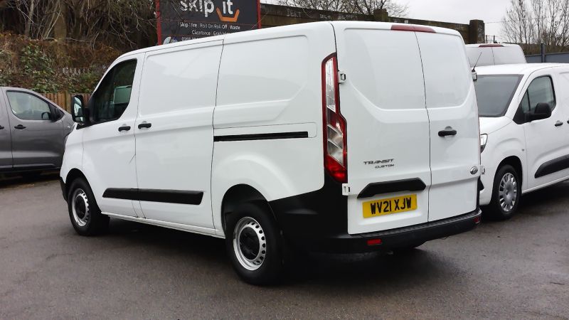FORD TRANSIT CUSTOM 300 LEADER ECOBLUE L1 SWB WITH AIR CONDITIONING,PARKING SENSORS,DAB RADIO,6 SPEED AND MORE - 2958 - 6