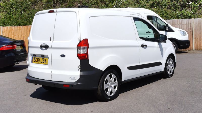 FORD TRANSIT COURIER TREND 1.5 TDCI WITH  ONLY 52.000 MILES,AIR CONDITIONING,PARKING SENSORS AND MORE *** SOLD *** - 2873 - 5