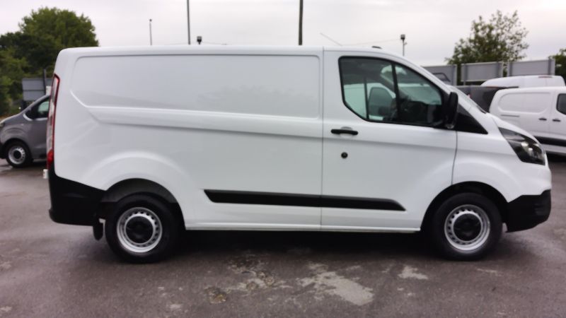 FORD TRANSIT CUSTOM 300 LEADER ECOBLUE L1 SWB WITH AIR CONDITIONING,PARKING SENSORS,BLUETOOTH,6 SPEED AND MORE - 2897 - 8