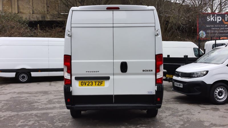PEUGEOT BOXER 335 PROFESSIONAL PREMIUM PLUS L2H2 MWB 2.2 140 WITH SAT NAV,AIR CONDITIONING AND MORE - 2972 - 6