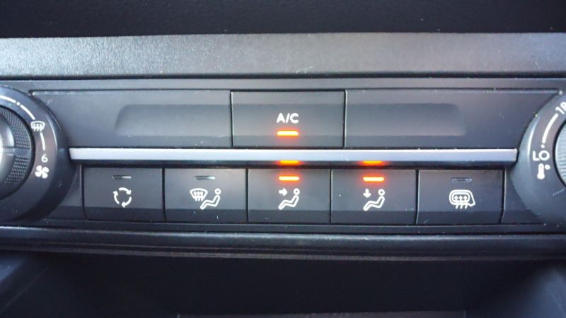 VAUXHALL COMBO 2300 SPORTIVE L2H1 LWB WITH AIR CONDITIONING,PARKING SENSORS,BLUETOOTH AND MORE - 2926 - 21