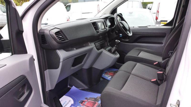 PEUGEOT EXPERT 1.5 BLUEHDI PROFESSIONAL PREMIUM L1 WITH AIR CONDITIONING,6 SPEED,BLUETOOTH AND MORE - 2933 - 15