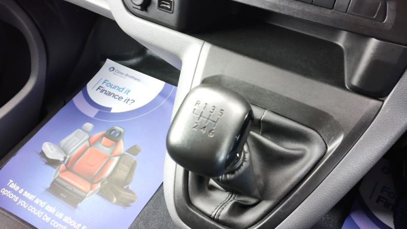 CITROEN DISPATCH M 1400 ENTERPRISE PRO 145 IN GREY/SILVER WITH ONLY 25.000 MILES AND MORE - 2883 - 19
