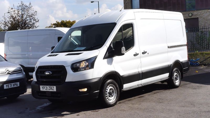 FORD TRANSIT 310 LEADER ECOBLUE L2H2 MWB MEDIUM ROOF WITH ONLY 61.000 MILES,SAT NAV,AIR CONDITIONING,HEATED SEATS AND MORE - 2923 - 3