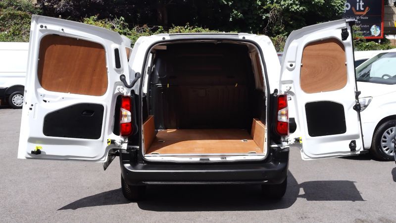 PEUGEOT PARTNER PROFESSIONAL L1 SWB WITH AIR CONDITIONING,PARKING SENSORS,DAB RADIO AND MORE - 2903 - 11