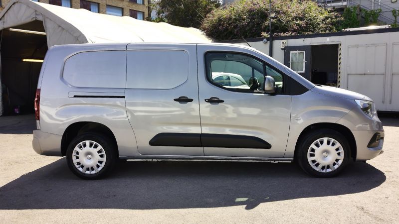 VAUXHALL COMBO 2300 SPORTIVE L2 LWB IN GREY/SILVER WITH ONLY 54.000 MILES,AIR CONDITIONING,PARKING SENSORS AND MORE - 2884 - 10