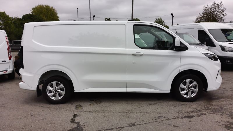 FORD TRANSIT CUSTOM 280 LIMITED L1 SWB ECOBLUE WITH ONLY 18.000 MILES,AIR CONDITIONING,HEATED SEATS AND MORE *** SOLD *** - 2916 - 9