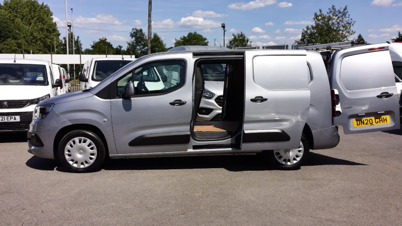 VAUXHALL COMBO 2300 SPORTIVE L2 LWB IN GREY/SILVER WITH ONLY 54.000 MILES,AIR CONDITIONING,PARKING SENSORS AND MORE - 2884 - 13
