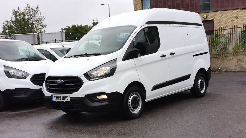 FORD TRANSIT CUSTOM 300 L1 H2 SWB HIGH ROOF WITH ONLY 43.000 MILES,AIR CONDITIONING,FRONT+REAR PARKING SENSORS AND MORE - 2895 - 22