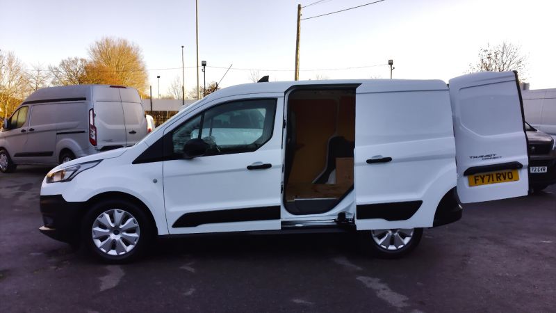 FORD TRANSIT CONNECT 220 BASE L1 SWB WITH ONLY 53.000 MILES,SAT NAV,PARK ASSIST CAMERA,PARKING SENSORS,DAB RADIO AND MORE - 2955 - 10