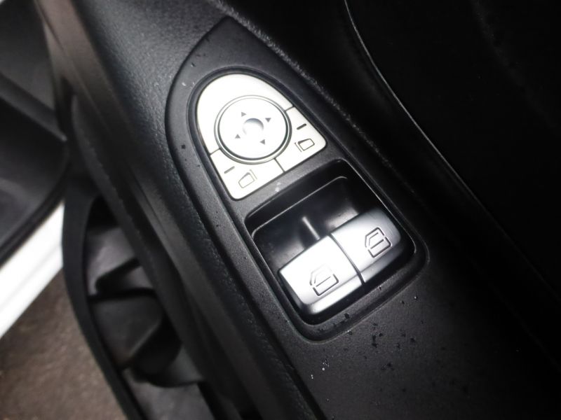 MERCEDES VITO 114 PROGRESSIVE L2 LWB 9G TRONIC AUTOMATIC WITH AIR CONDITIONING AND MORE  - 2865 - 11