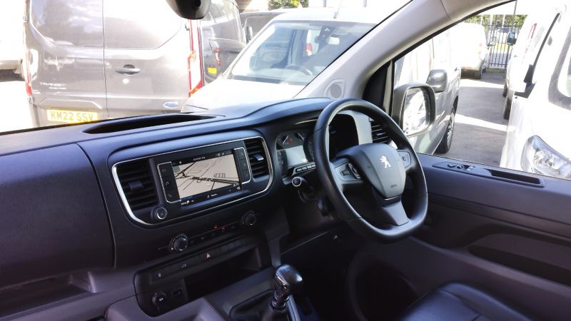 PEUGEOT EXPERT 2.0 BLUEHDI PROFESSIONAL L1 SWB IN GREY WITH SAT NAV,AIR CONDITIONING,PARKING SENSORS AND MORE - 2922 - 13