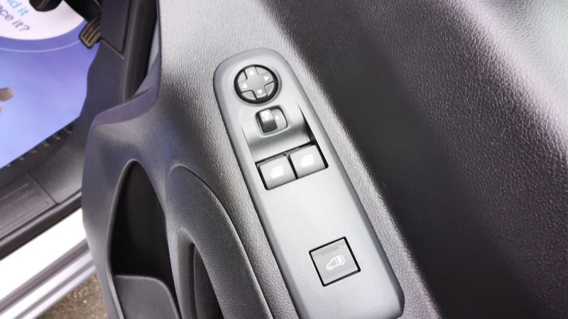 PEUGEOT PARTNER 1000 PROFESSIONAL PREMIUM L1 SWB ONLY 32.000 MILES,AIR CONDITIONING,6 SPEED,PARKING SENSORS AND MORE - 2943 - 16