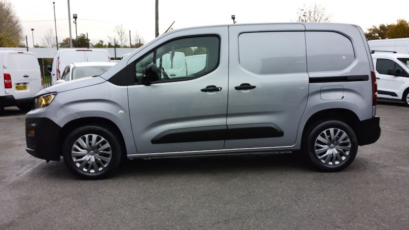 PEUGEOT PARTNER 1000 PROFESSIONAL PREMIUM L1 SWB ONLY 32.000 MILES,AIR CONDITIONING,6 SPEED,PARKING SENSORS AND MORE - 2943 - 9