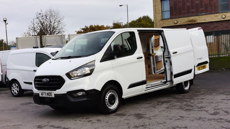FORD TRANSIT CUSTOM 300 LEADER ECOBLUE L2 LWB WITH ONLY 58.000 MILES,AIR CONDITIONING,PARKING SENSORS,6 SPEED AND MORE - 2939 - 2