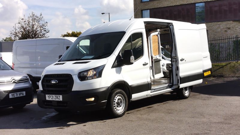 FORD TRANSIT 310 LEADER ECOBLUE L2H2 MWB MEDIUM ROOF WITH ONLY 61.000 MILES,SAT NAV,AIR CONDITIONING,HEATED SEATS AND MORE - 2923 - 4