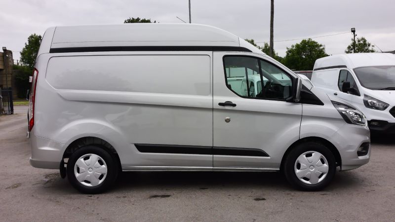 FORD TRANSIT CUSTOM 320 TREND ECOBLUE L1H2 SWB HIGH ROOF IN SILVER WITH AIR CONDITIONING,PARKING SENSORS AND MORE - 2863 - 8