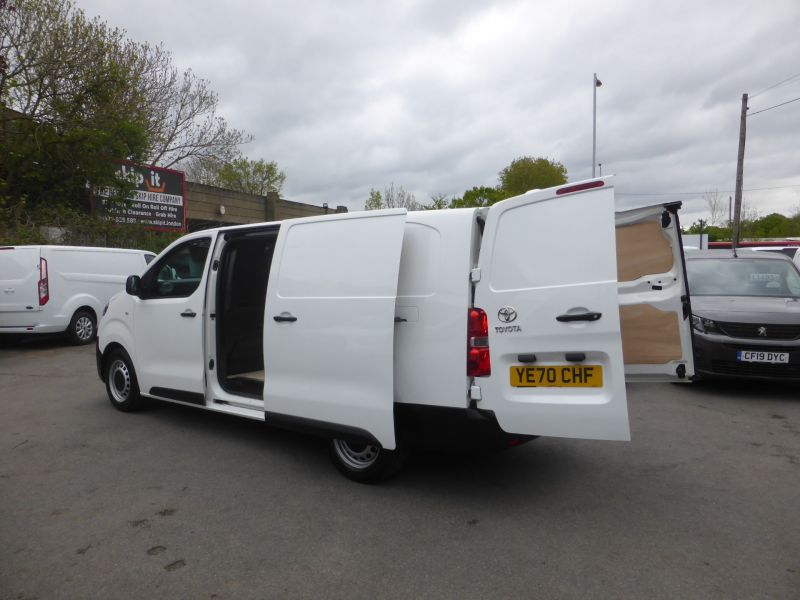 TOYOTA PROACE L2 ICON 2.0 BHDI 120 IN WHITE , LWB , ULEZ COMPLIANT , EURO 6 , AIR CONDITIONING , PARKING SENSORS **** £15995 + VAT **** 1 OWNER **** - 2640 - 8