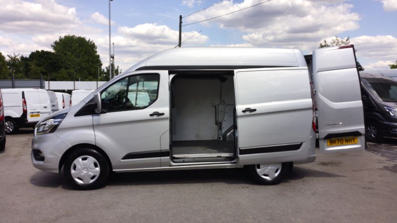 FORD TRANSIT CUSTOM 320 TREND ECOBLUE L1H2 SWB HIGH ROOF IN SILVER WITH SAT NAV,AIR CONDITIONING,PARKING SENSORS AND MORE *** SOLD *** - 2882 - 10